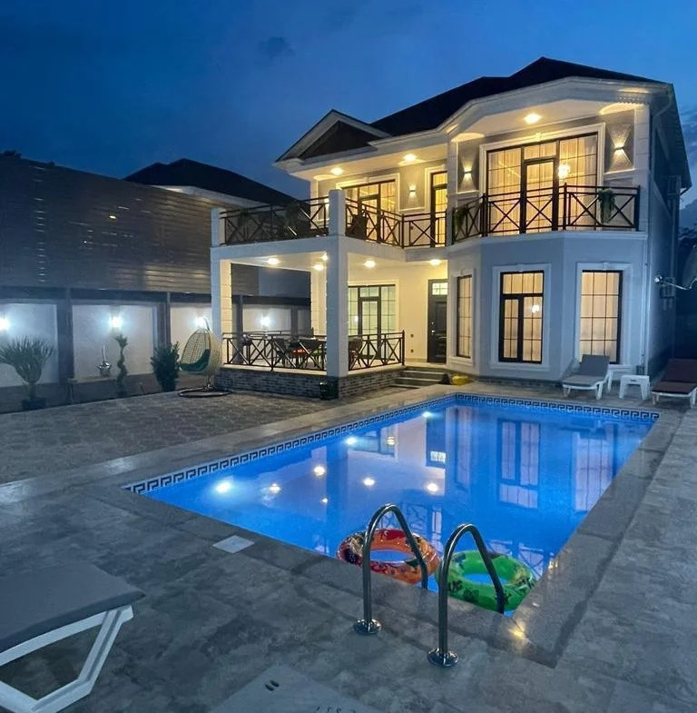 Qəbələ Hovuzlu Villa