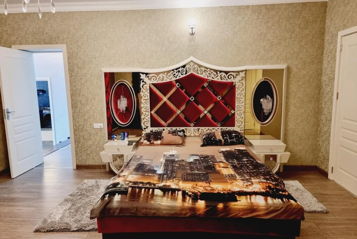Bakıda günlük Hovuzlu Bağ evi