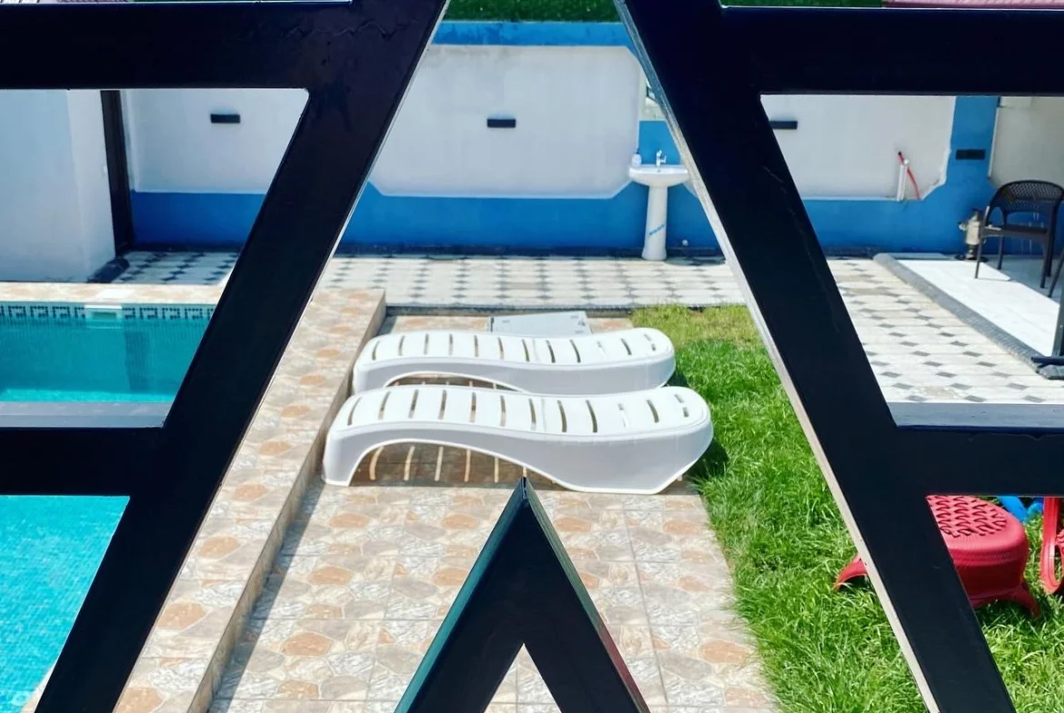 Qəbələ İsti Hovuzlu A-frame
