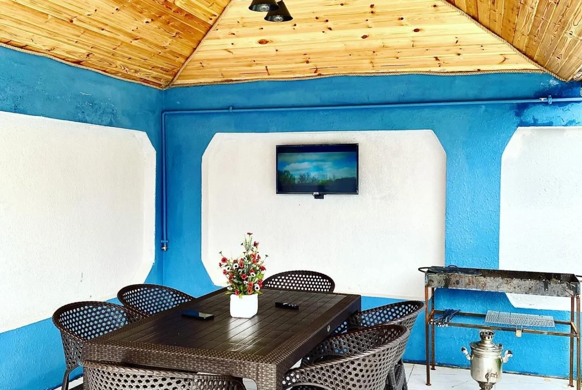 Qəbələ İsti Hovuzlu A-frame