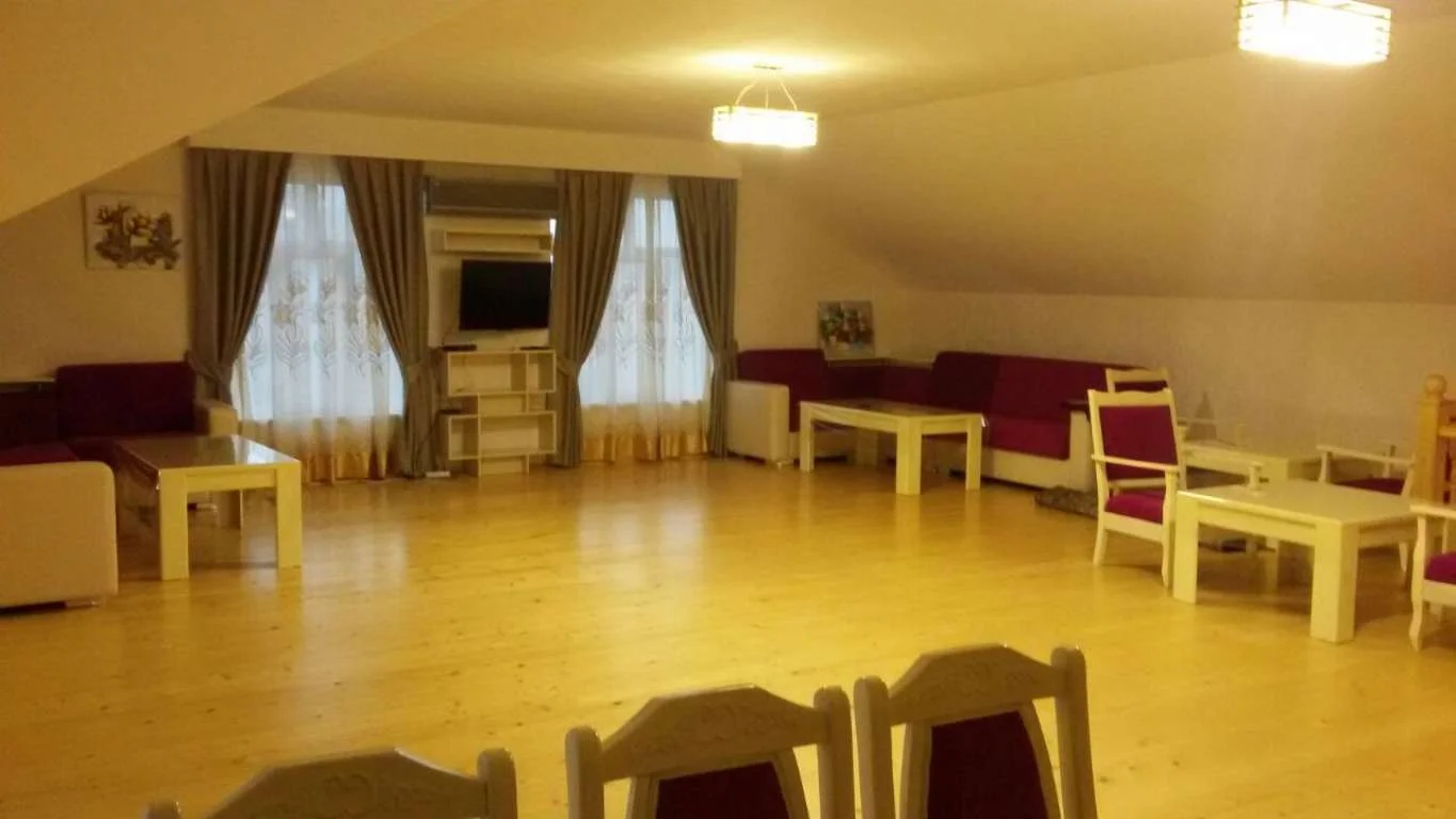 Şəki həyət evi