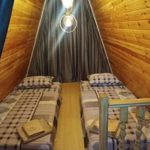 Qusar, Şahdağ yolu üzərində isti hovuzlu A-Frame bağ evi