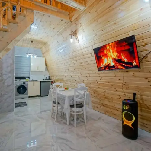 Qusar, Şahdağ yolu üzərində isti hovuzlu A-Frame bağ evi
