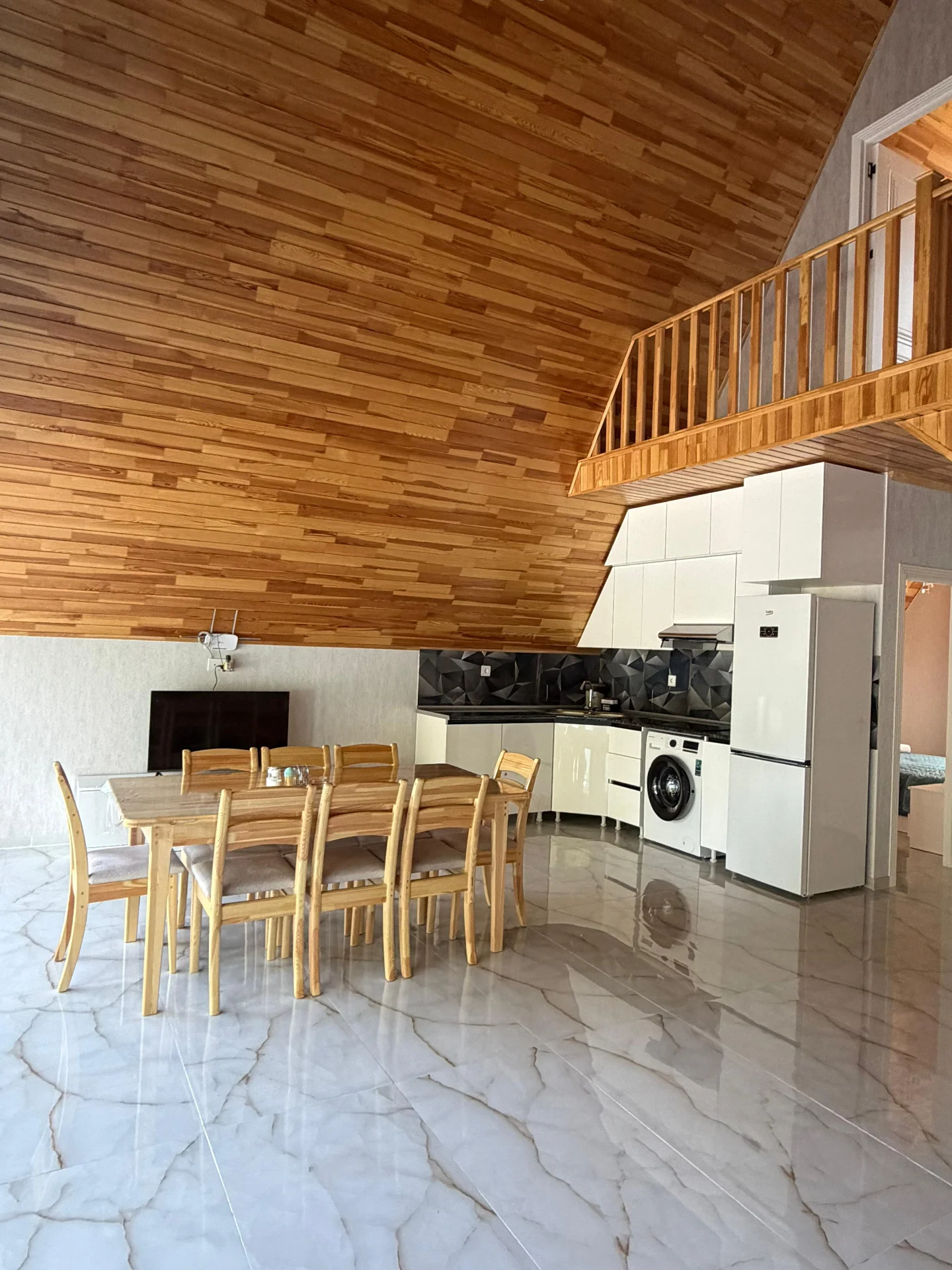 Qəbələ isti hovuzlu 3 yan-yana A-frame