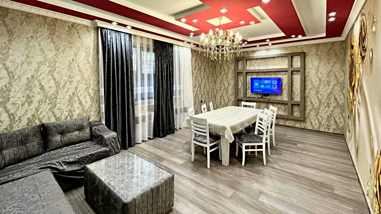 Qəbələ Hovuzlu Villa
