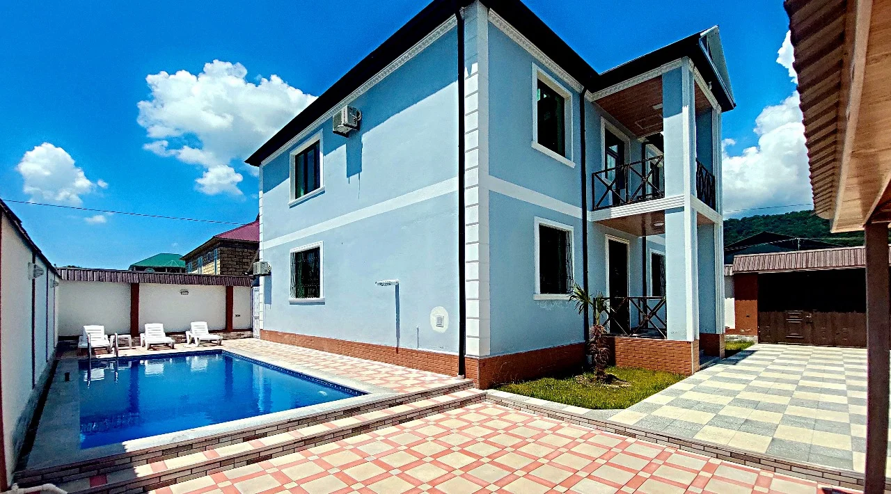 Qəbələ Hovuzlu Villa