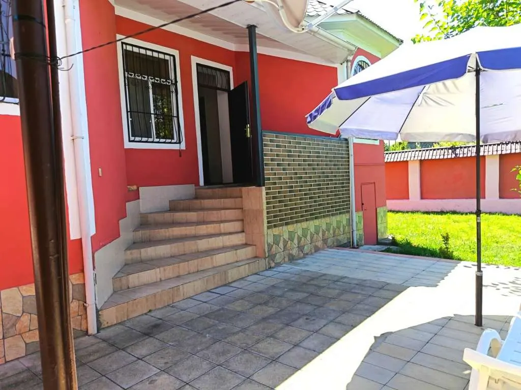 Qəbələ günlük Həyət evi