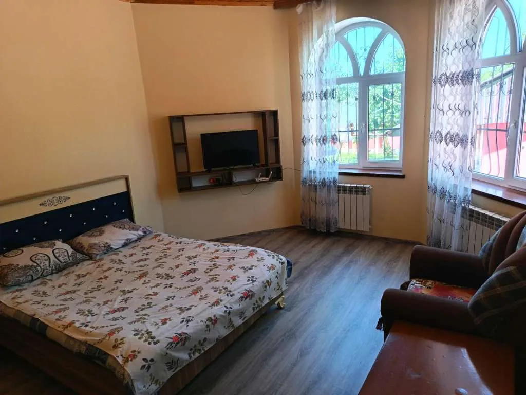 Qəbələ günlük Həyət evi