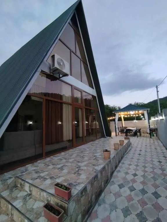 Qəbələ günlük A frame