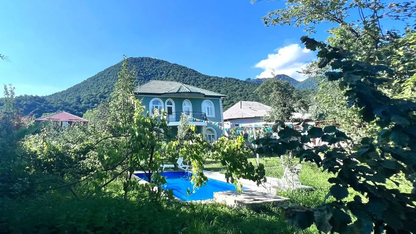 Qəbələ dağ mənzərəli Villa