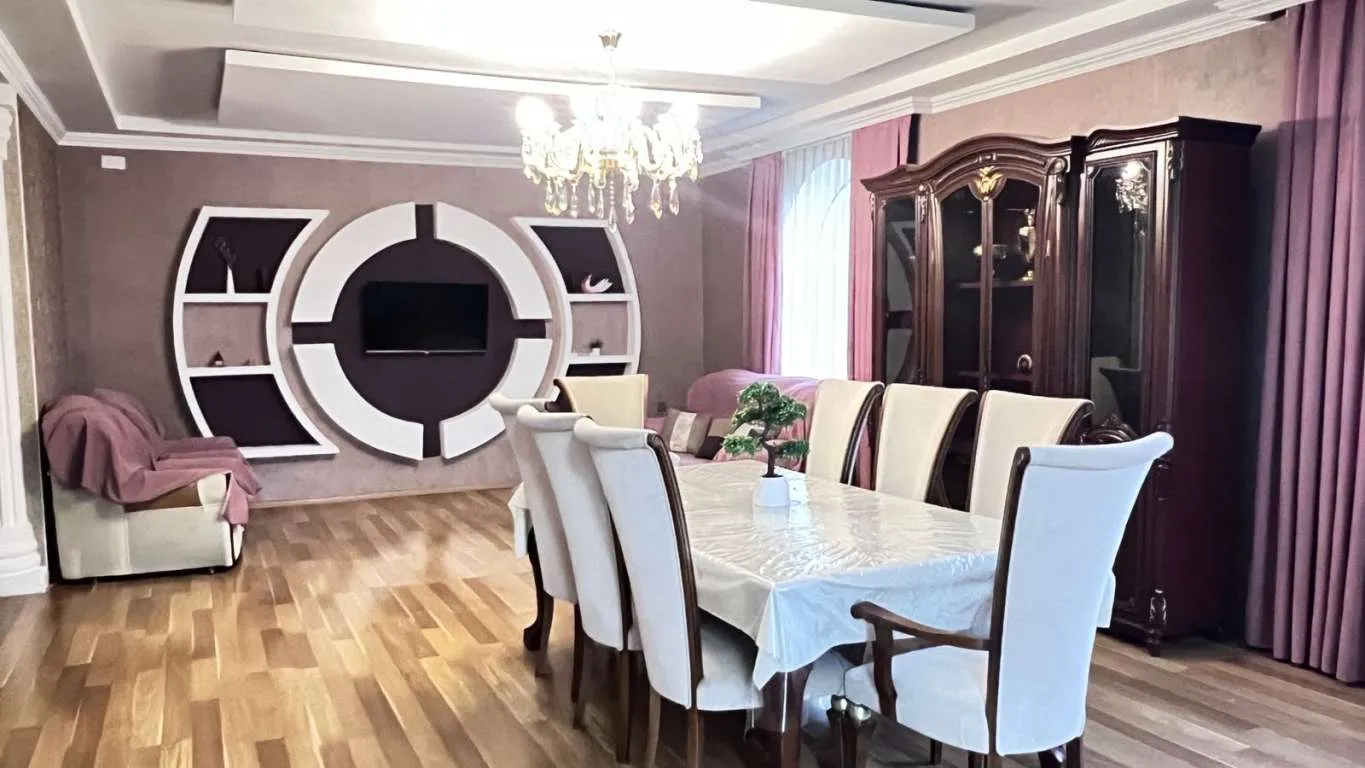 Qəbələ dağ mənzərəli Villa